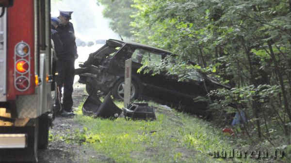 Rozbił samochód i oddalił się z miejsca zdarzenia